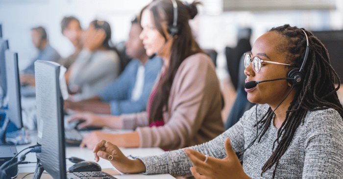Representantes do serviço de apoio ao cliente ao telefone